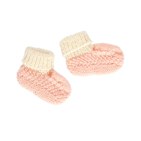 Springbud Merino Booties Pink – newborn hand-knitted merino wool booties with moss stitch and rolled cuff – Acorn Kids
