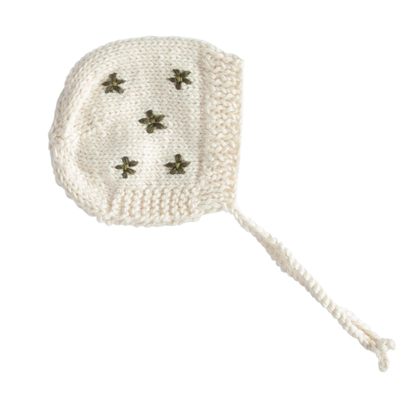 Daisy Bonnet – baby knitted bonnet with daisy flower design in soft wool blend – Acorn Kids