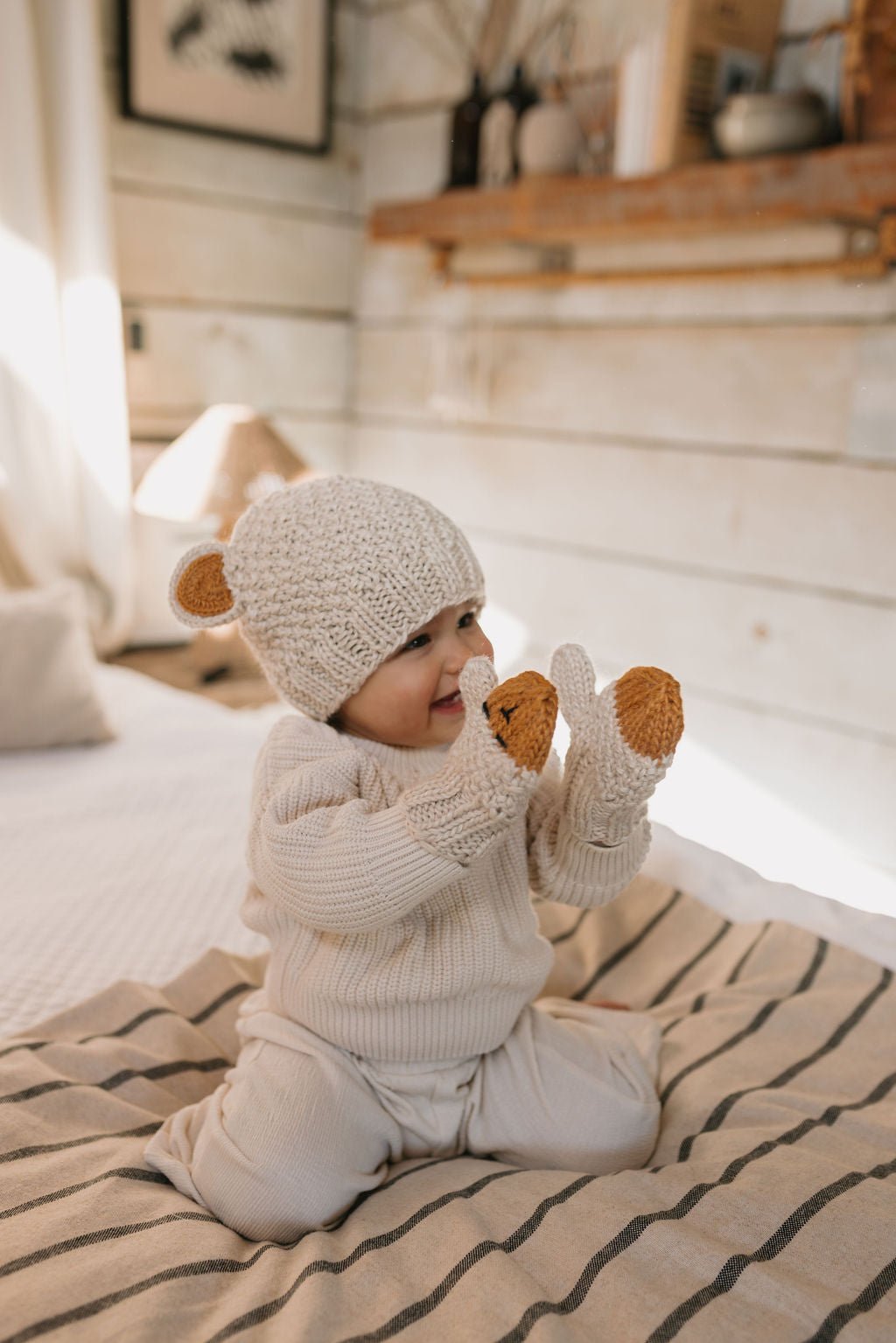 Bear Mittens Oatmeal - Acorn Kids Accessories